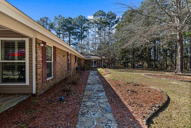 2206 E Pinecrest Drive, Atlanta, TX 75551