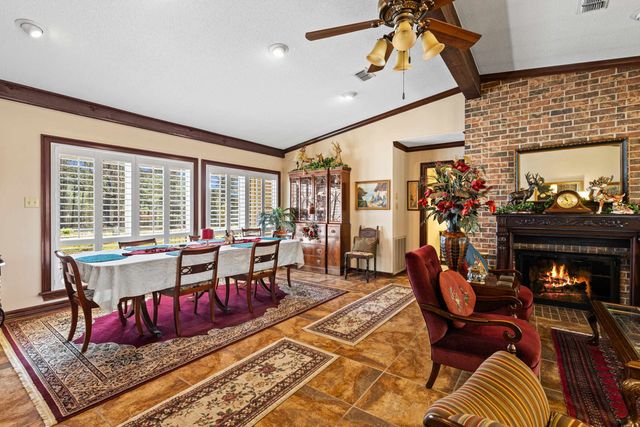 2206 E Pinecrest Drive, Atlanta, TX 75551