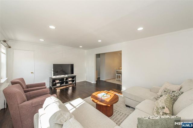 15 Wedgewood Drive 85, Verona, NJ 07044