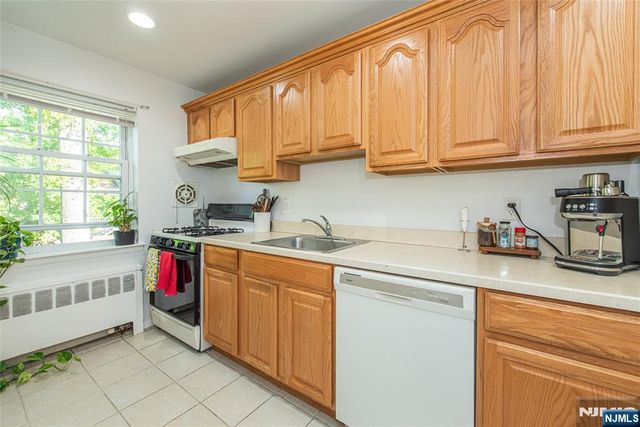 15 Wedgewood Drive 85, Verona, NJ 07044