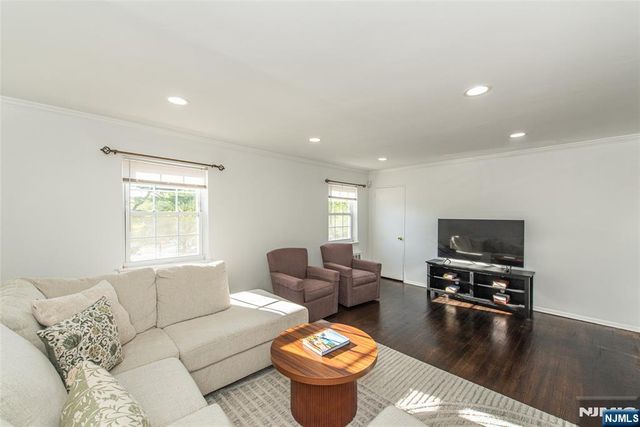 15 Wedgewood Drive 85, Verona, NJ 07044