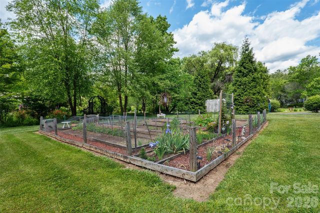 201 Timber Drive, Asheville, NC 28804