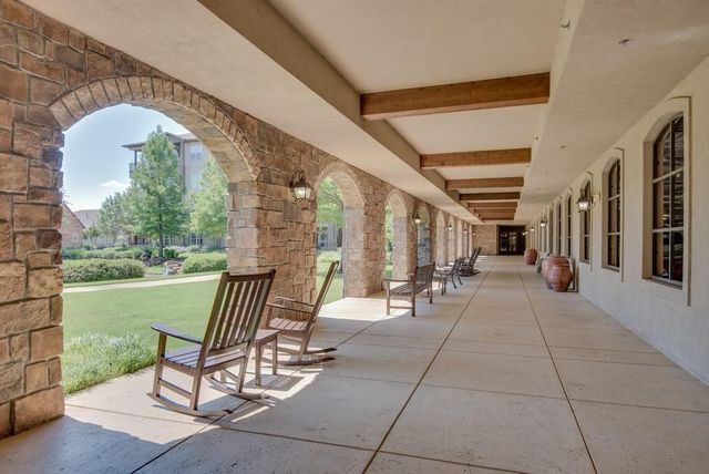 301 Watermere Drive 222, Southlake, TX 76092