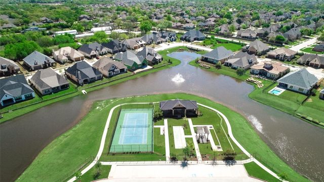 301 Watermere Drive 222, Southlake, TX 76092