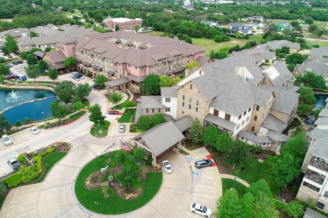 301 Watermere Drive 222, Southlake, TX 76092