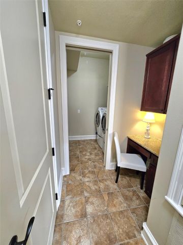 301 Watermere Drive 222, Southlake, TX 76092