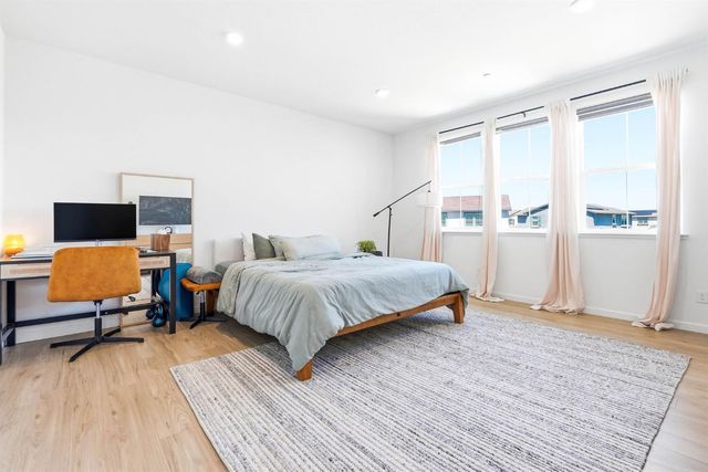 7463 Darque Way, Elk Grove, CA 95757
