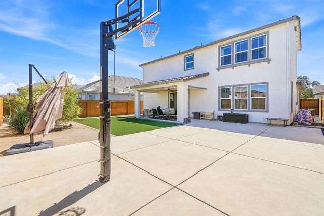 7463 Darque Way, Elk Grove, CA 95757