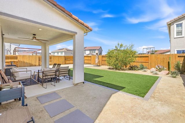7463 Darque Way, Elk Grove, CA 95757