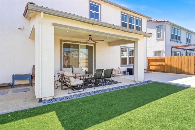 7463 Darque Way, Elk Grove, CA 95757