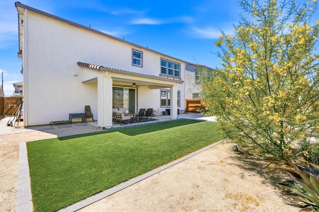 7463 Darque Way, Elk Grove, CA 95757
