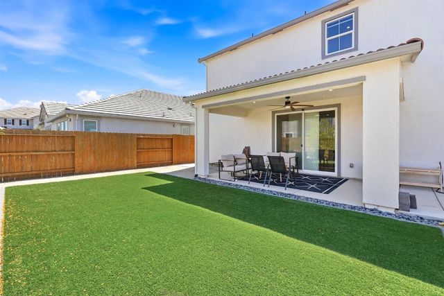 7463 Darque Way, Elk Grove, CA 95757