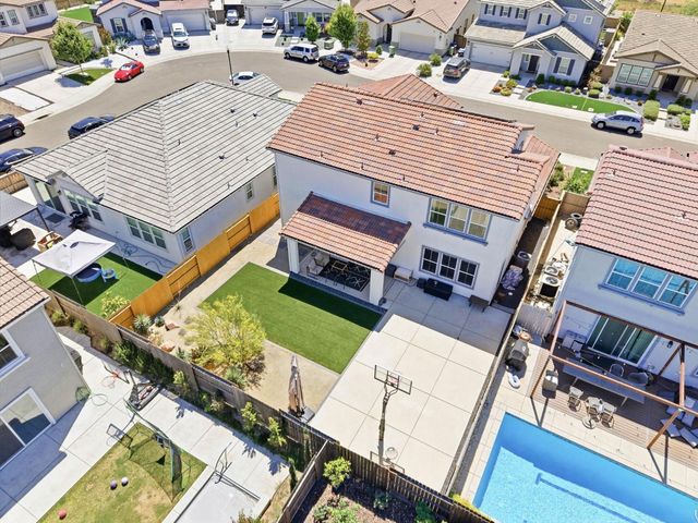 7463 Darque Way, Elk Grove, CA 95757