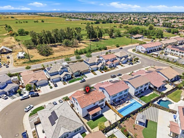 7463 Darque Way, Elk Grove, CA 95757