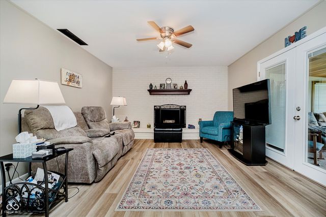 2140 S Fairview Drive, Shelbyville, IN 46176