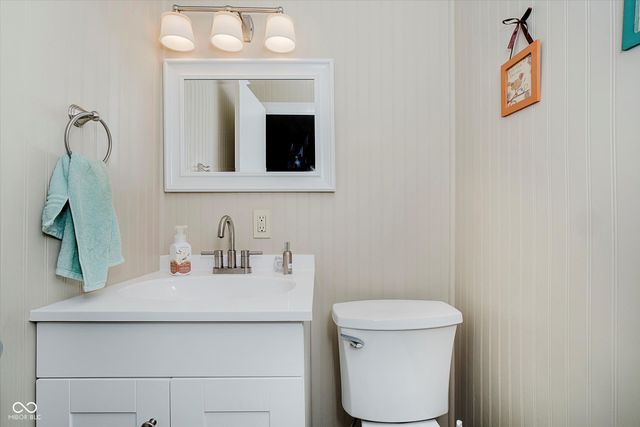 2140 S Fairview Drive, Shelbyville, IN 46176