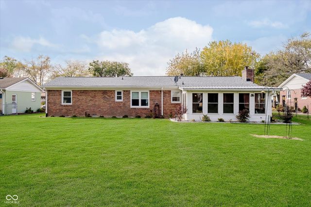 2140 S Fairview Drive, Shelbyville, IN 46176