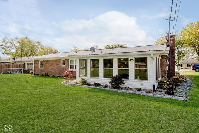 2140 S Fairview Drive, Shelbyville, IN 46176