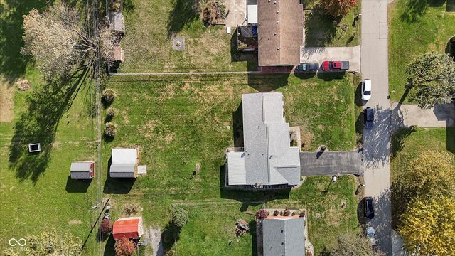 2140 S Fairview Drive, Shelbyville, IN 46176