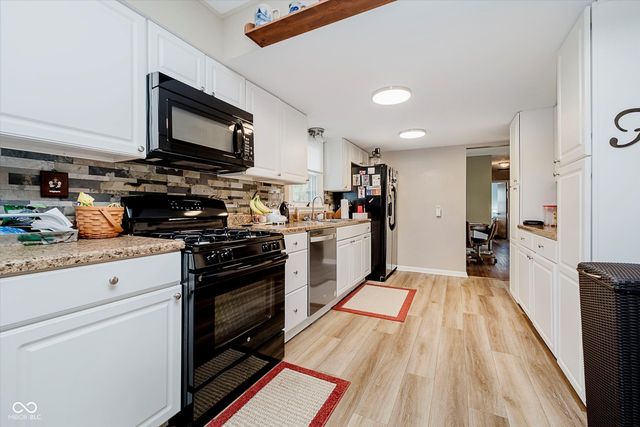 2140 S Fairview Drive, Shelbyville, IN 46176