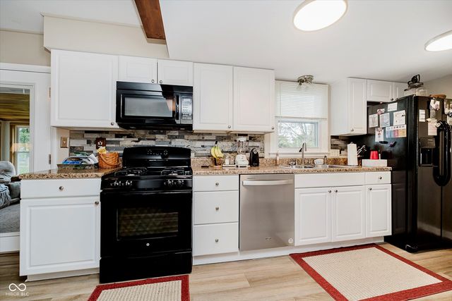 2140 S Fairview Drive, Shelbyville, IN 46176