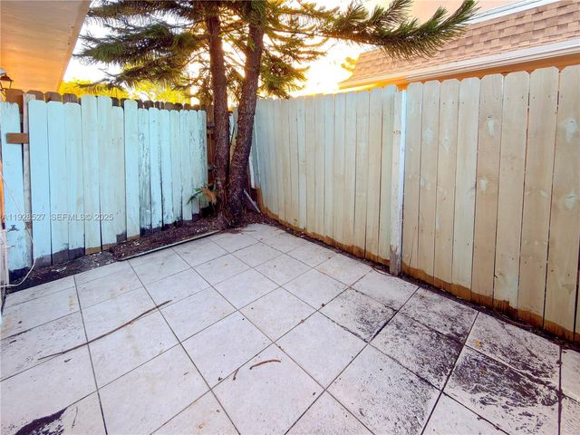 2448 SW 42nd Ave 2G, Fort Lauderdale, FL 33317