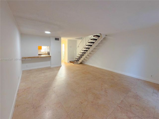 2448 SW 42nd Ave 2G, Fort Lauderdale, FL 33317