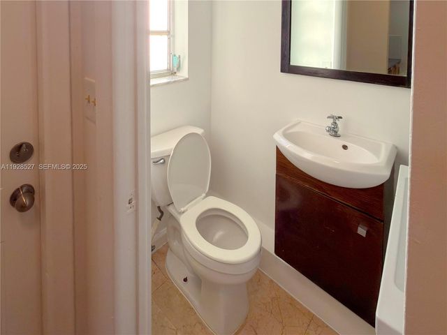 2448 SW 42nd Ave 2G, Fort Lauderdale, FL 33317