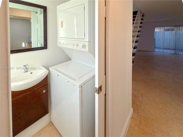 2448 SW 42nd Ave 2G, Fort Lauderdale, FL 33317