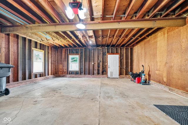 720 Golf Club Road, Anderson, IN 46011
