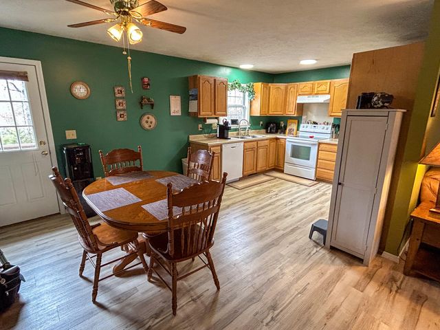 10443 County Road 6690, West Plains, MO 65775