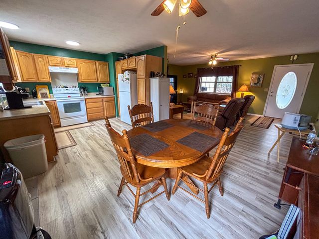 10443 County Road 6690, West Plains, MO 65775