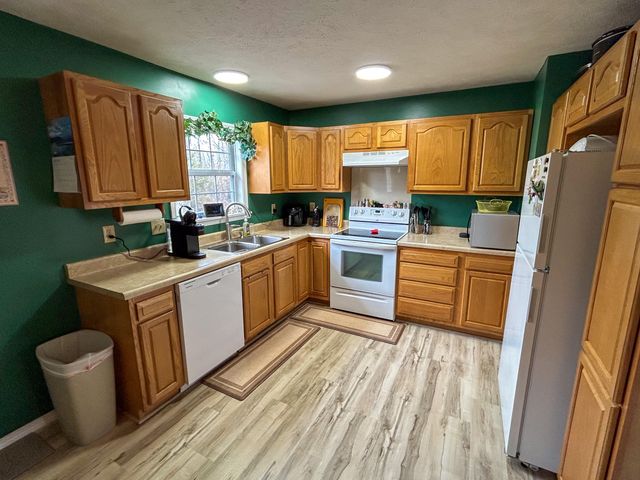 10443 County Road 6690, West Plains, MO 65775