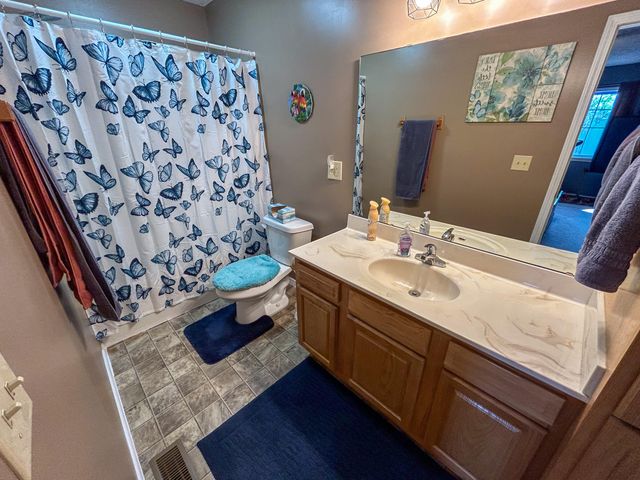 10443 County Road 6690, West Plains, MO 65775