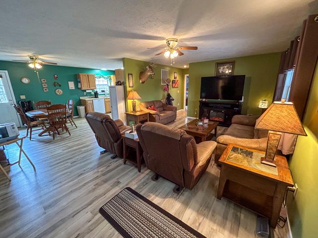 10443 County Road 6690, West Plains, MO 65775