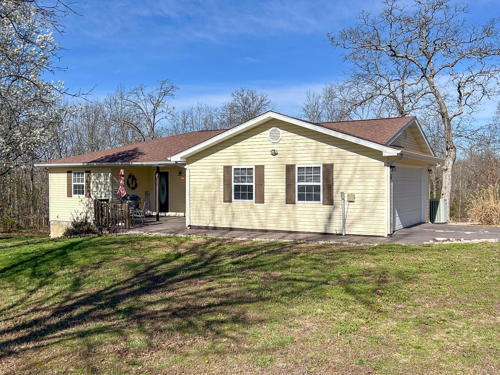 10443 County Road 6690, West Plains, MO 65775