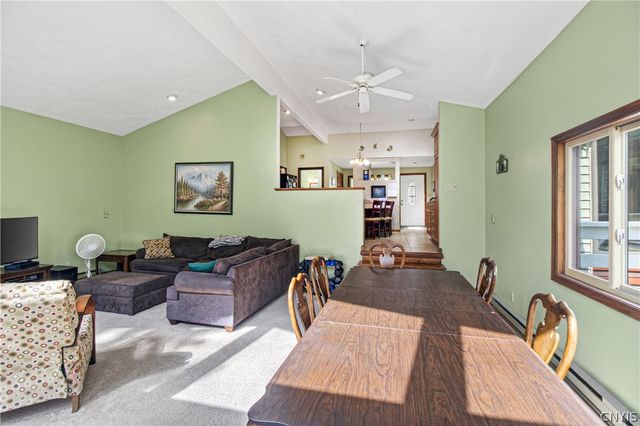7 Homestead Road West, New Hartford, NY 13323