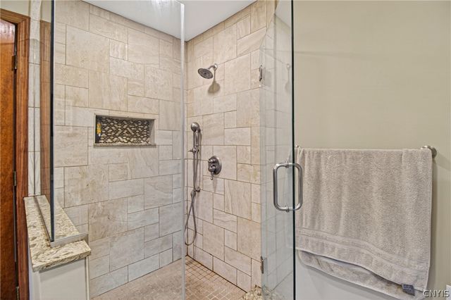 7 Homestead Road West, New Hartford, NY 13323