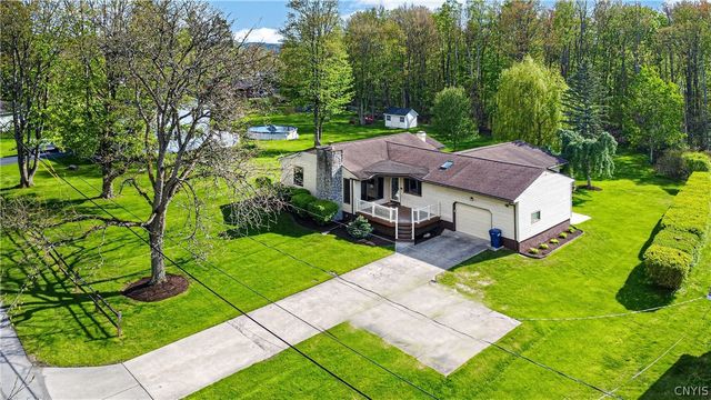 7 Homestead Road West, New Hartford, NY 13323