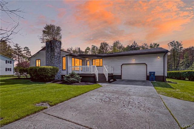 7 Homestead Road West, New Hartford, NY 13323