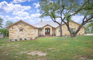 911 STONEY RIDGE RD, Bulverde, TX 78163