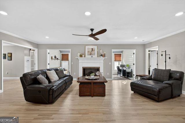 718 Robert Way, Powder Springs, GA 30127