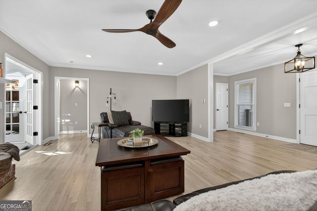 718 Robert Way, Powder Springs, GA 30127