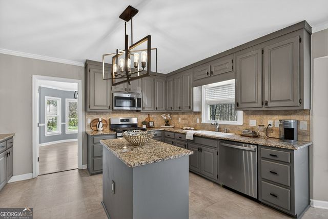 718 Robert Way, Powder Springs, GA 30127