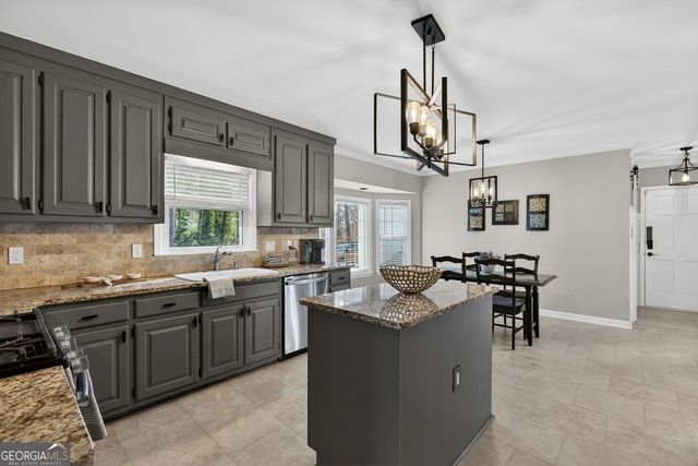 718 Robert Way, Powder Springs, GA 30127