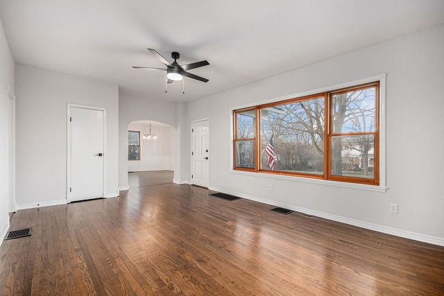 790 Hillview Avenue, West Chicago, IL 60185