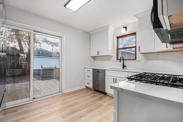 790 Hillview Avenue, West Chicago, IL 60185