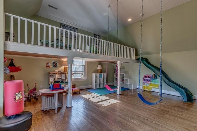 1330 Burton Valley Rd, Nashville, TN 37215