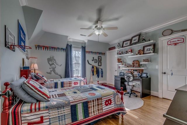 1330 Burton Valley Rd, Nashville, TN 37215