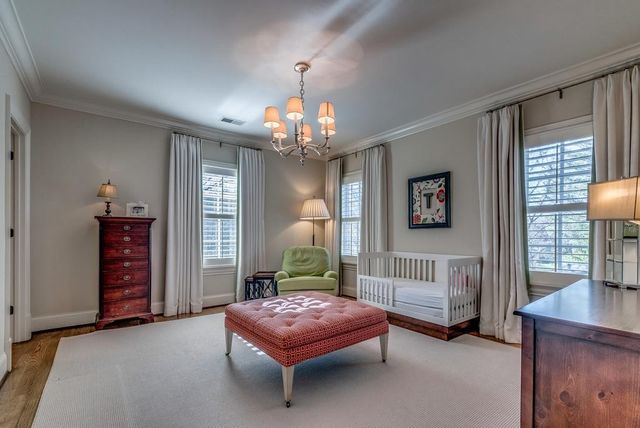 1330 Burton Valley Rd, Nashville, TN 37215